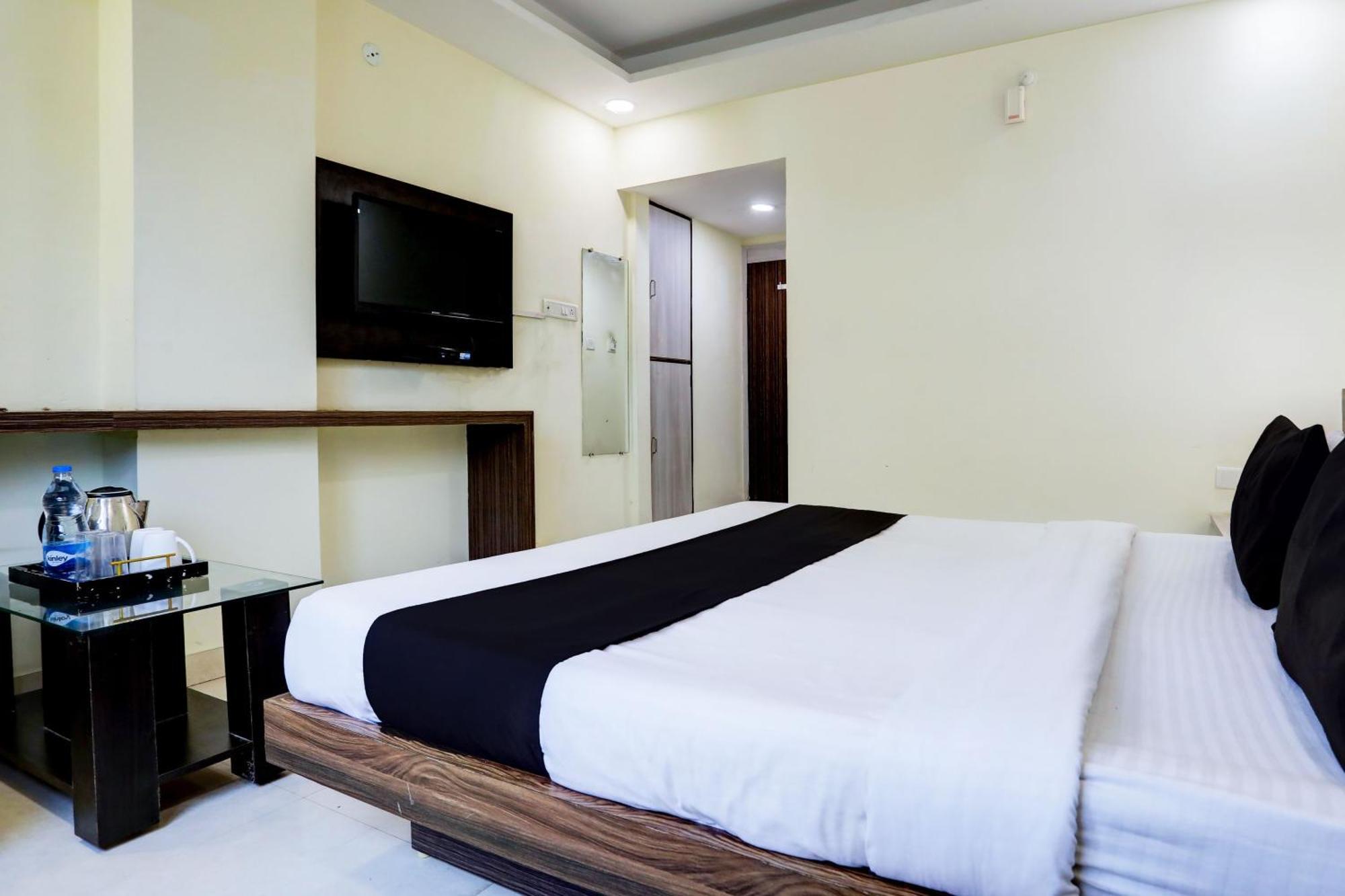 Super Townhouse Hoshangabad Road Near Aashima Mall Samarda Kaliāsot Kültér fotó