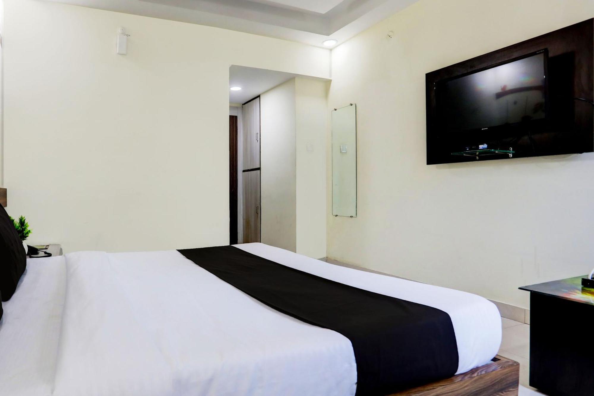 Super Townhouse Hoshangabad Road Near Aashima Mall Samarda Kaliāsot Kültér fotó