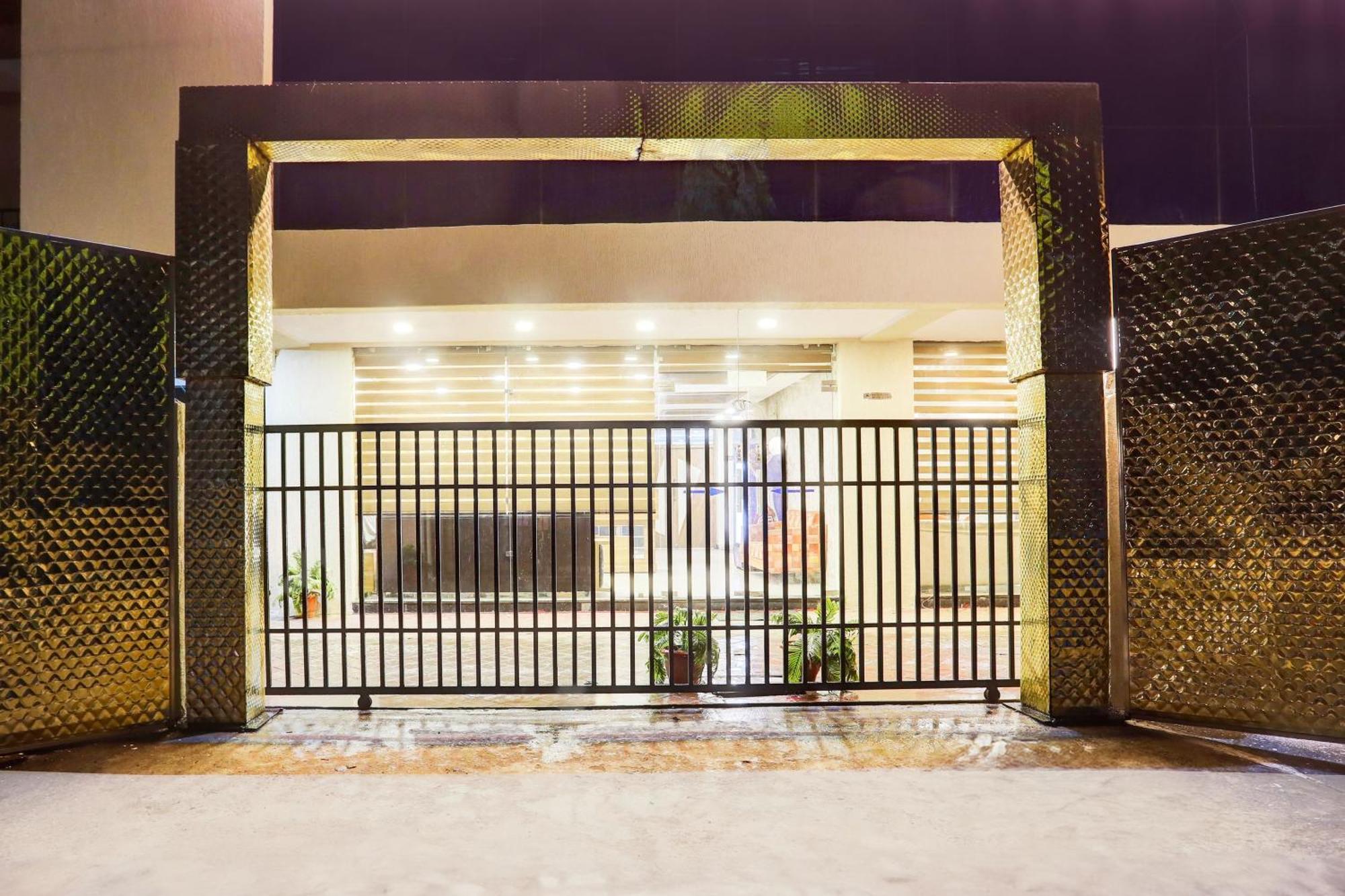 Super Townhouse Hoshangabad Road Near Aashima Mall Samarda Kaliāsot Kültér fotó