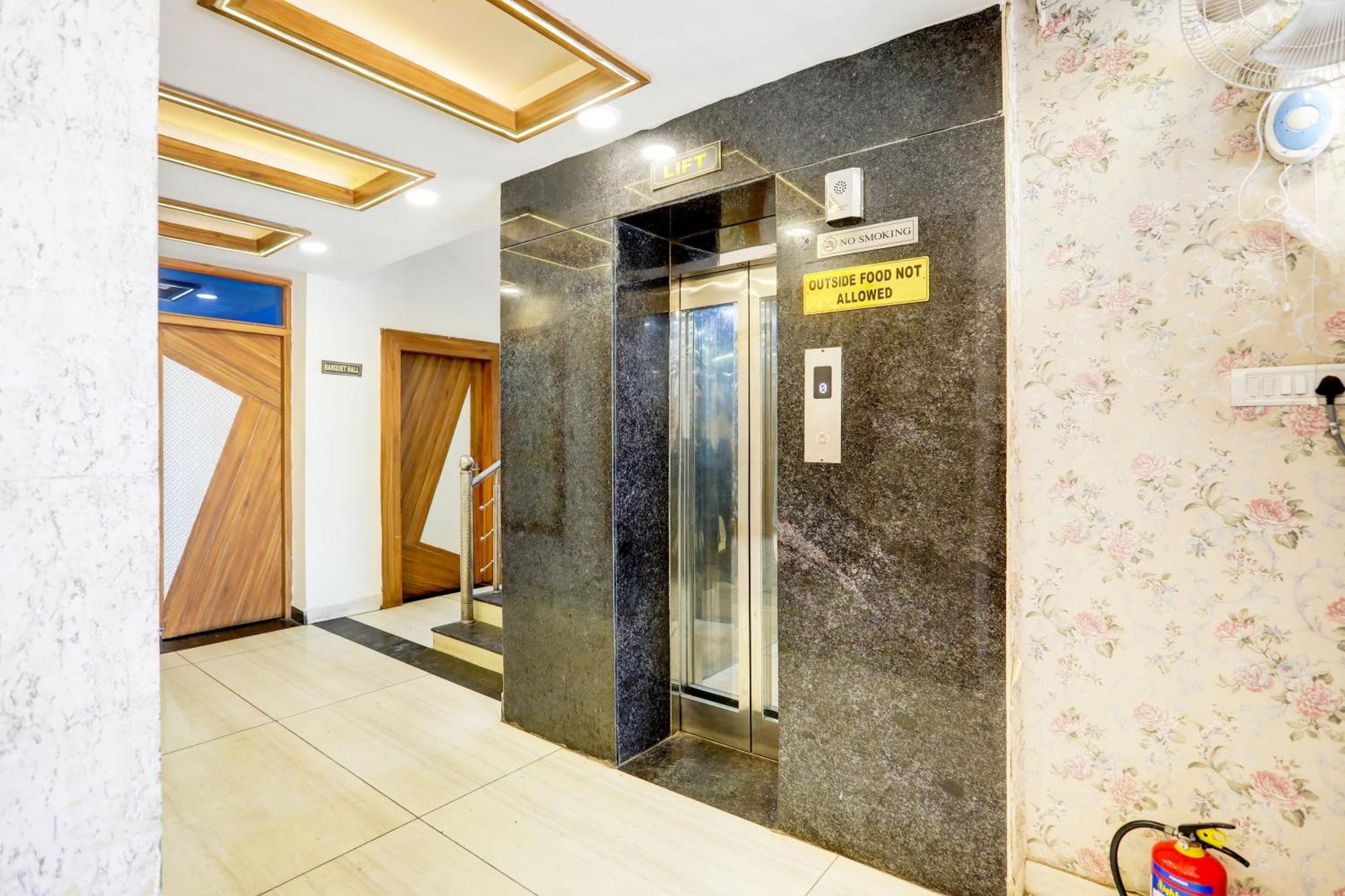 Super Townhouse Hoshangabad Road Near Aashima Mall Samarda Kaliāsot Kültér fotó